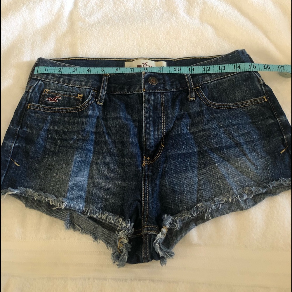 Hollister B👀ty Shorts! Size 9.
